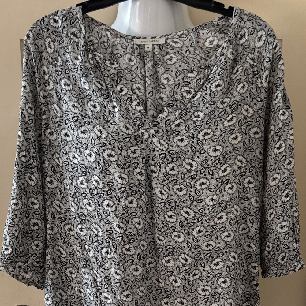 Anne Carson Black and White Floral Blouse